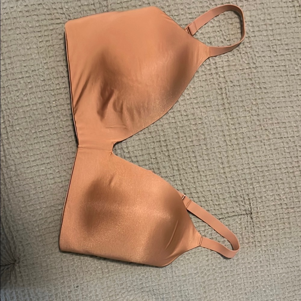 SKIMS Wireless Form Push-up Plunge bra